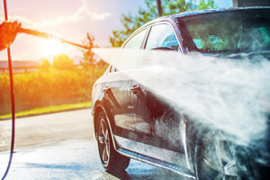 10 astuces pour laver facilement sa voiture à la lance haute pression